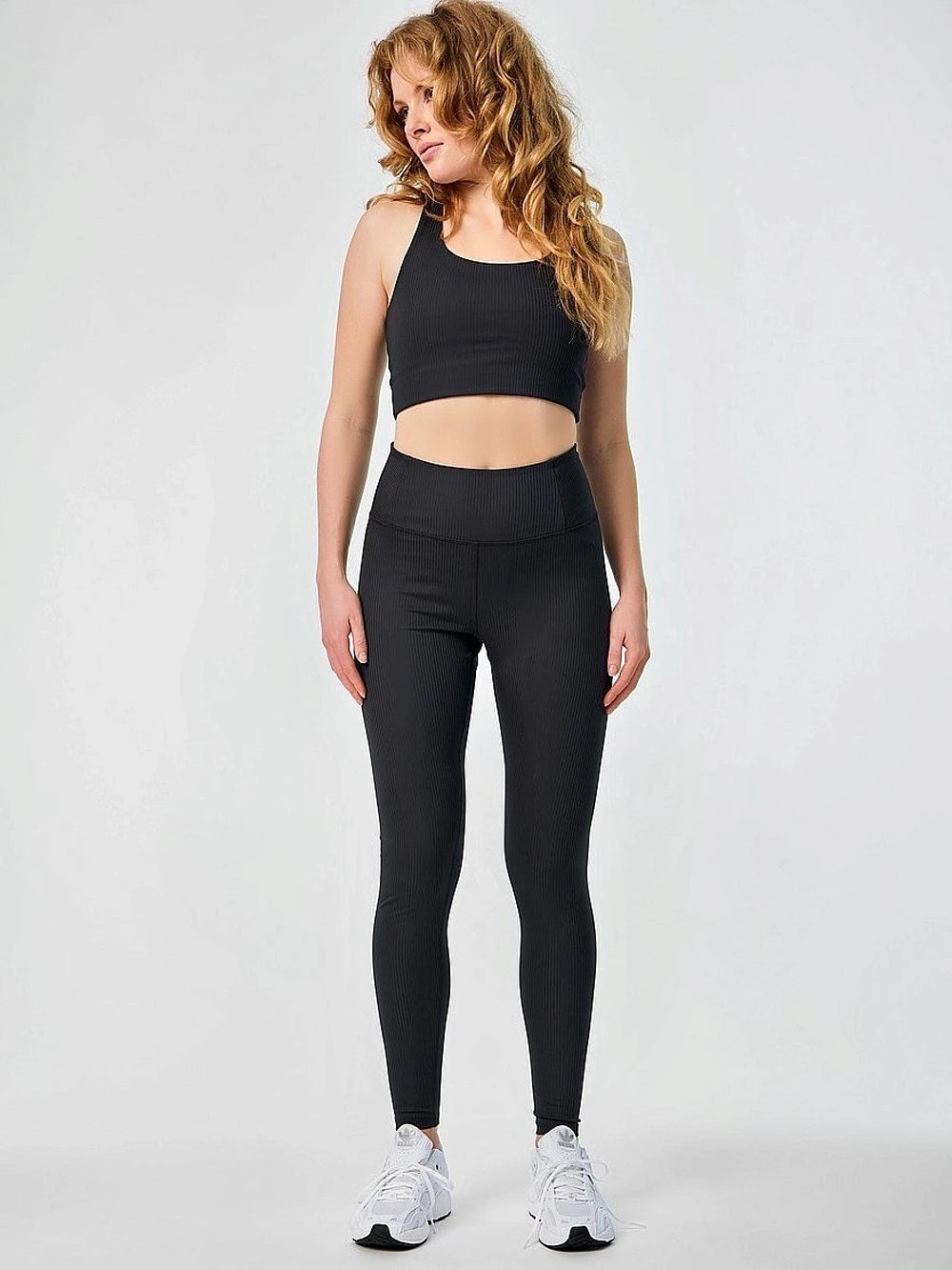Girlfriend Collective Ribbed Set in Black (Size M)